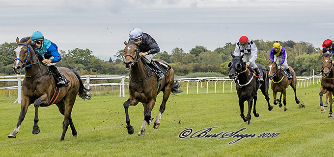 Tristan Torkdahl (USA) blev redet til sejr af Elione Chaves i et 3-års hcp. over 2200 m, Klampenborg 26. sep. 2020. Foto Burt Seeger Tristan Torkdahl (USA) blev redet til sejr af Elione Chaves i et 3-års hcp. over 2200 m, Klampenborg 26. sep. 2020. Foto Burt Seeger