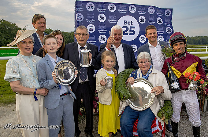 Drømmen om en ny derbysejr blev til virkelighed, da Lone Kaj-Nielsens Brigadier
	vandt dansk Derby 2024 med jockey Elione Chaves. Foto Burt Seeger