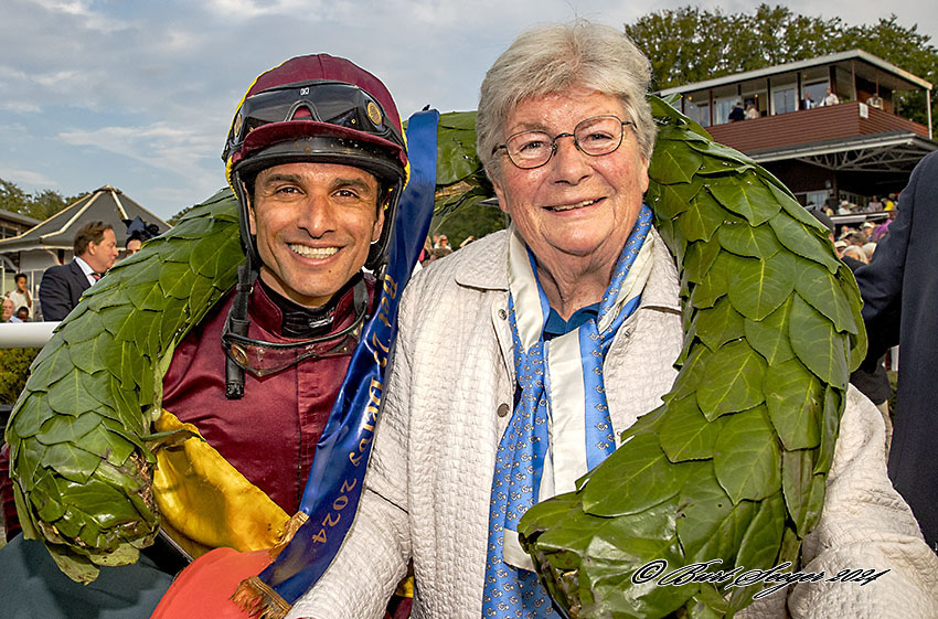 Et uforglemmeligt og smukt foto af to, der har det bedste samarbejde, Lone Kaj-Nielsen og Elione Chaves. Foto Burt Seeger