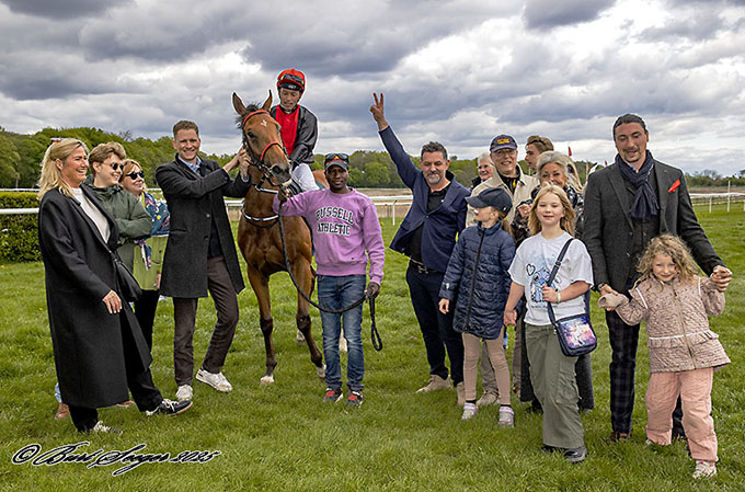 Glade ejer efter Diplomaticos sejr i Guineas Trial, lørdag den 3. maj, 2025. Foto Burt Seeger