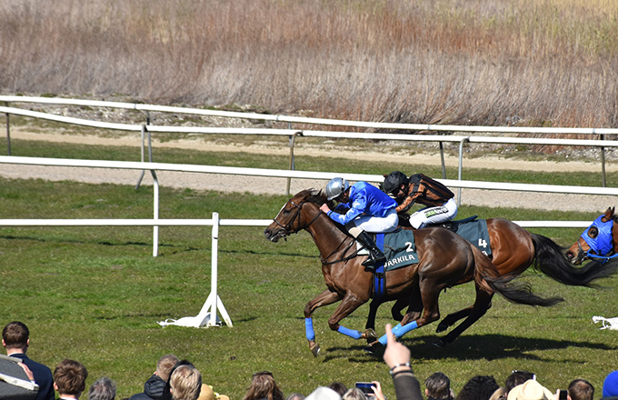 Glory Of Lancome få spring før målstregen. Foto Birgitte Rühmann